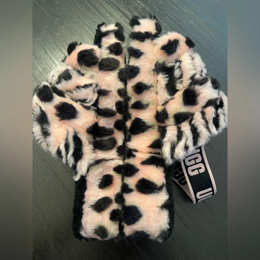 UGG Black and Pink Cozy Slippers Plush Comfort - Picture 5 of 10